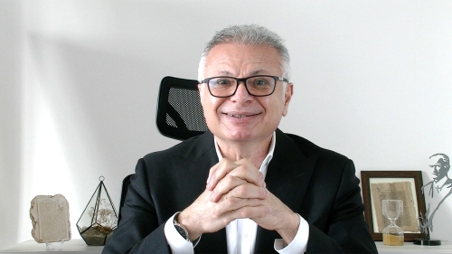Uzm. Dr. Erhan Özel, İç Hastalıkları Uzmanı